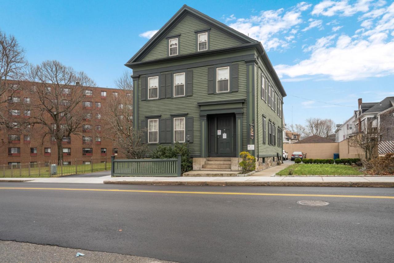 Lizzie Borden House Bed & Breakfast Fall River Exterior photo