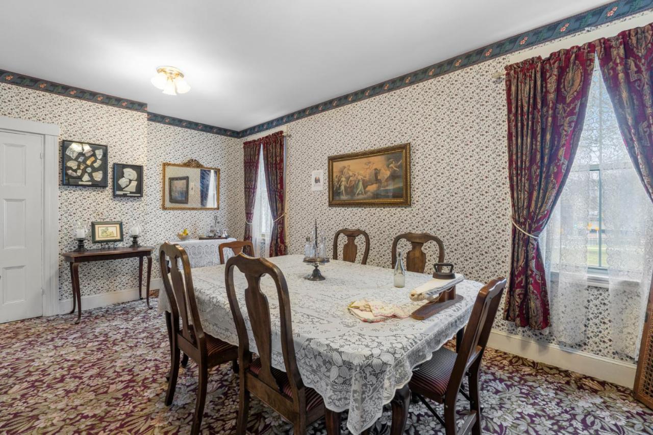 Lizzie Borden House Bed & Breakfast Fall River Exterior photo